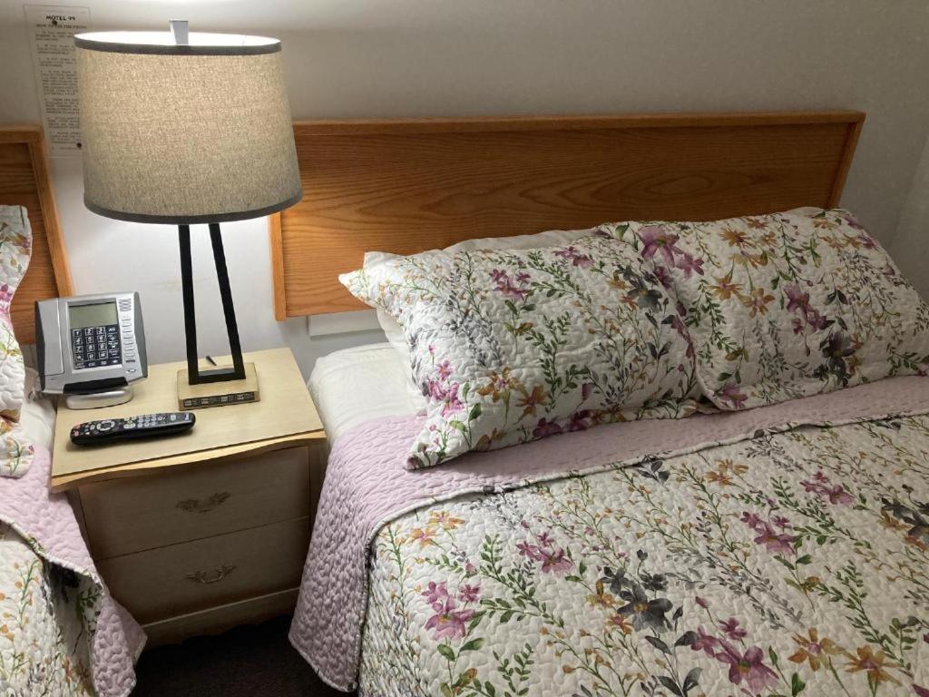Motel 99 Grand Forks Kültér fotó